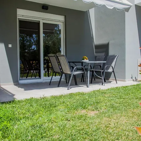Sophie Apartment - New Cozy Place With A Garden Ofrinion Exterior photo
