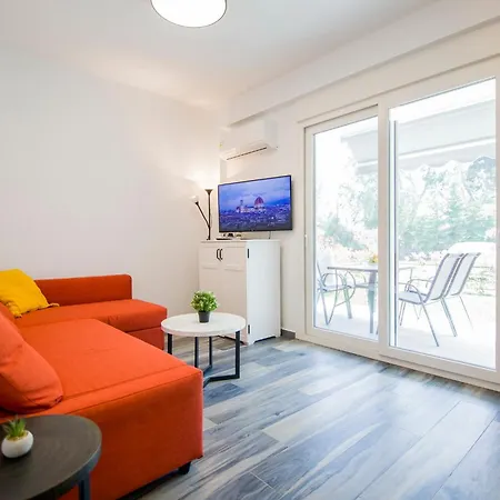 Sophie Apartment - New Cozy Place With A Garden Ofrinion Exterior photo
