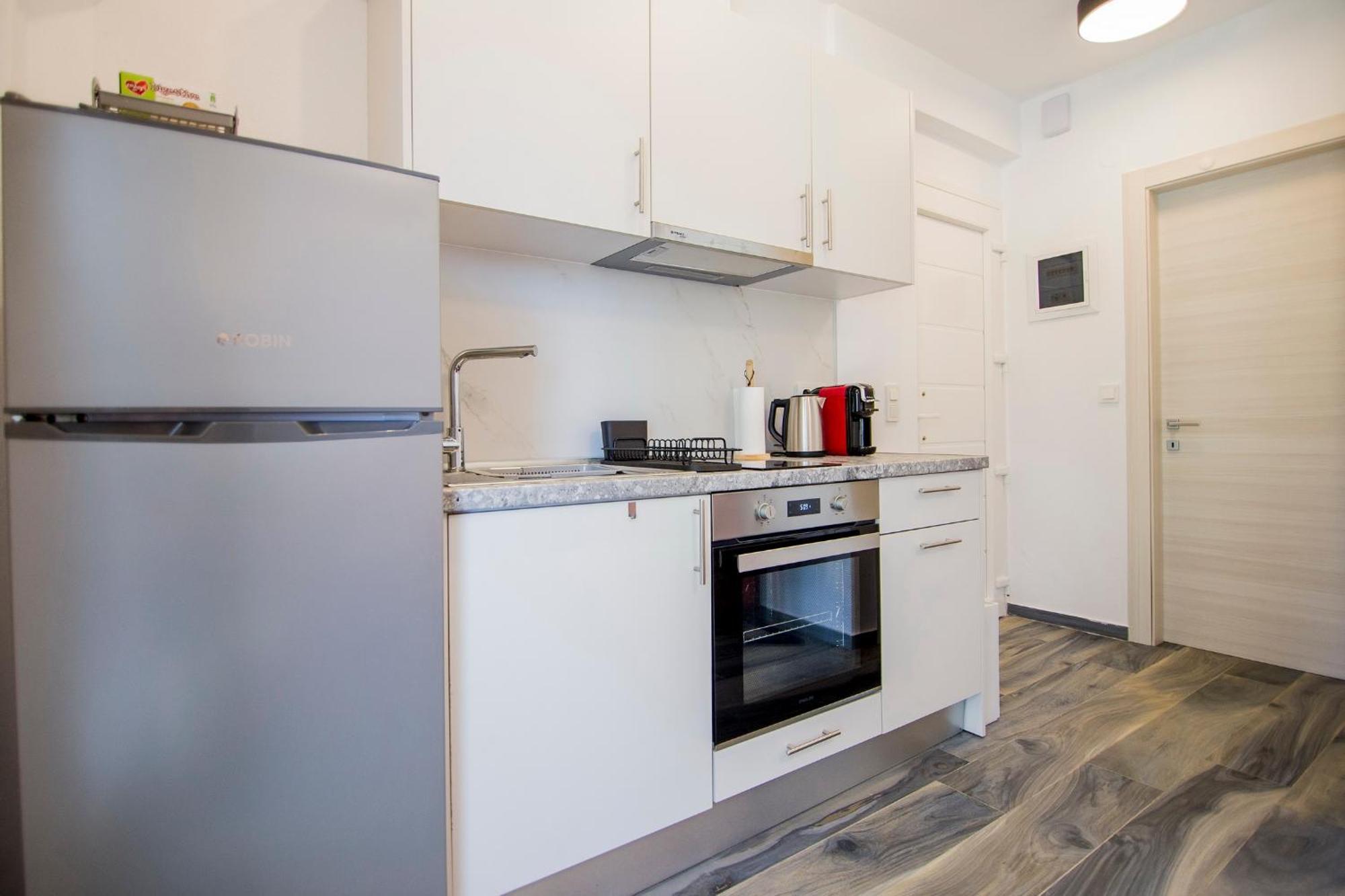 Sophie - New Cozy Place With A Garden Apartment *